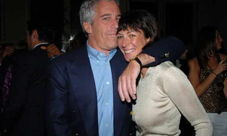 DAILY MAIL: Ish-kryeministri britanik bëri treshe me Ghislaine Maxwell, fakte të reja nga dosja…