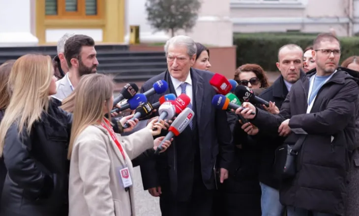 David McAllister takoi grupin e PD, por jo kreun e opozitës, Berisha: Unë prita koordinatorin, u ndriçua nga biseda