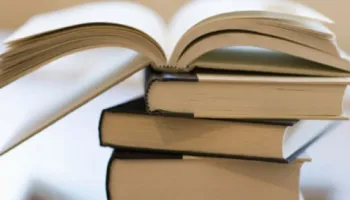 Debate për ligjin e ri të librit, shkrimtarët kërkojnë formalizimin e tregut: Po dëmtohemi