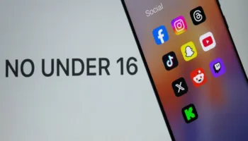 Debati për mbrojtjen e shëndetit mendor/ A do t’i ndalojë Gjermania rrjetet sociale për fëmijët?