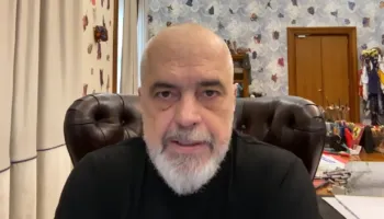 Debati për pagat e gjyqtarëve/ Rama shton sulmet ndaj tyre: Kush jeni ju që të më gjykoni mua?