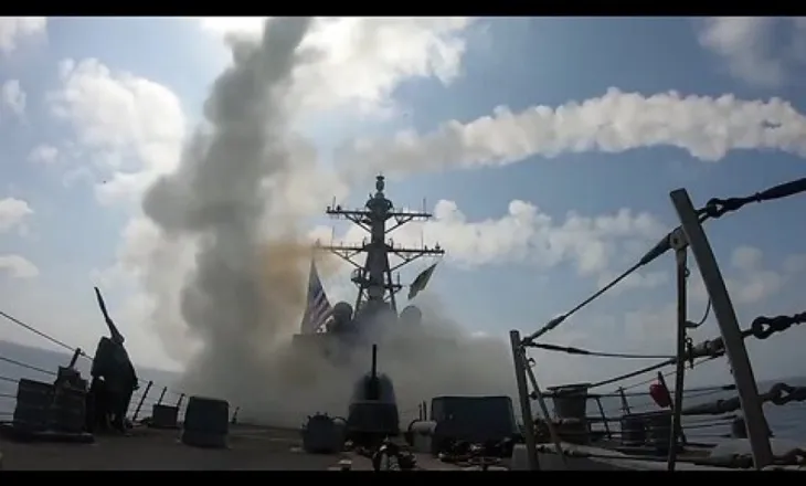 Del video: Si e sulmoi SHBA Iranin me raketa nga anijet ushtarake