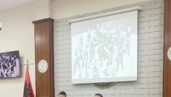 Denis Bizhga: Tish Daija hyri në histori si themelues i një gjinie të re skenike në Shqipëri