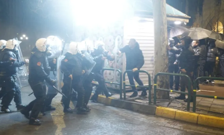 Deputeti demokrat çohet me urgjencë drejt Traumës, PD: Ka goditje dhe djegie në fytyrë