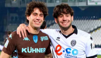 Derbi mes binjakëve shqiptarë përfundon në paqe, të dy vendosin fatin e ndeshjes për skuadrat e tyre