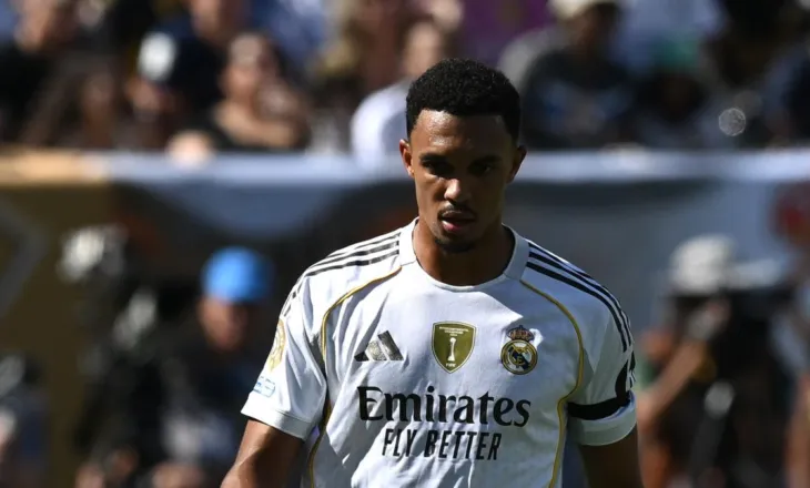 Deri tani ka qëndruar në hije, Arnold rikthehet në shtëpi?