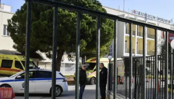 Detaje nga vdekja e 17-vjeçarit/ Adoleshenti shkoi në shtëpi i plagosur me thikë në kraharor më pas vëllai e çoi në spital, çfarë ndodhi me shokun e tij?