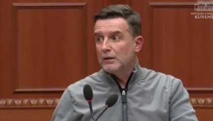 “Dhe meqë jemi këtu Saimir…”! Braçe ‘ndërhyn’ në debatin mes Korreshit dhe Gogut: Ti s’je euroskeptik, por nuribehist…