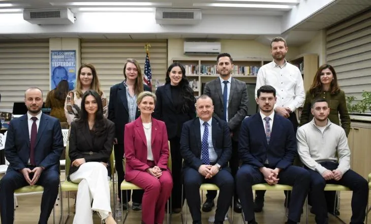 Dhoma Amerikane themelon Komitetin e të Rinjve dhe Sipërmarrjes në Tiranë, ambasada e SHBA: T’i kthejmë pengesat në mundësi!