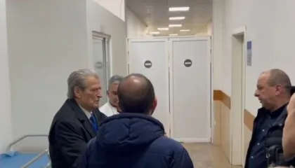 Dhuna ndaj deputetit Nallbati, Berisha niset me urgjencë drejt Traumës: Një sulm personal pa asnjë shkak