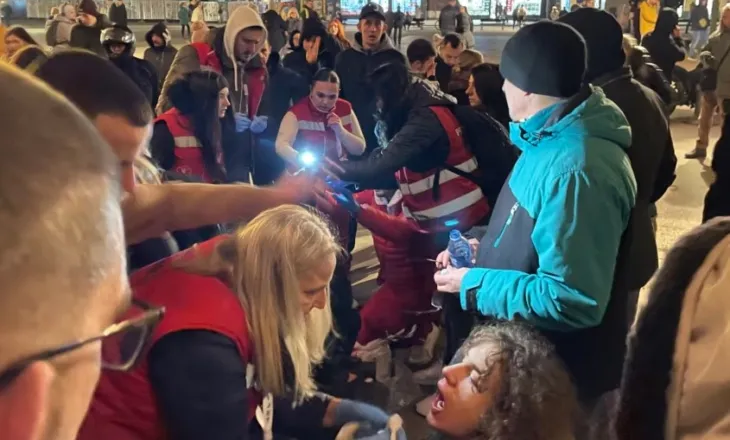 Dhunë në Novi Sad: Studentët serbë akuzojnë mbështetësit e pushtetit për sulm gjatë protestës