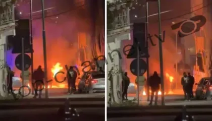 Digjet një automjet në zonën e Ujit të Ftohtë, bllokohet rruga