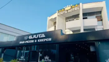 Dinamika/ U vetëplagos në dhomën e hotelit të të dashurit, zbardhet dëshmia e 18-vjeçares: E bëra sepse…