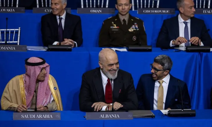 “Disa presidentëve këtu duhet t’i vijë turp”/ Rama ngre çështjen e Hagës në Bordin e Paqes: Le të bëjmë diçka para se të bëhet më keq