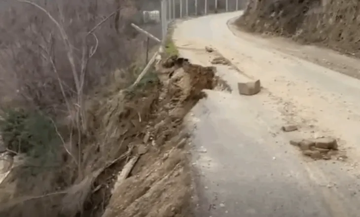 Ditë e re dhe shembje e re, denoncohet edhe dëmtimi i rrugës në Picrragë të Krujës (Video)