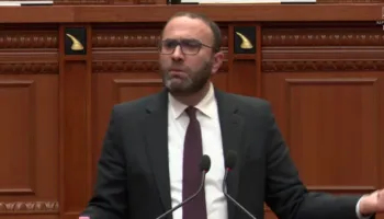 “Do jeni lëkurë këpuce për SPAK”, Bardhi akuza mazhorancës: Nuk ka integrim pa i hequr imunitetin Ballukut