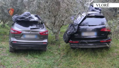 Do përdoreshin në ngjarje kriminale, policia zbulon dy makina të fshehura dhe benzinë në Vlorë
