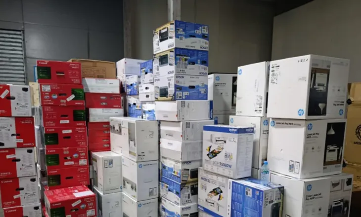 Dogana “godet” kontrabandën: Bllokohen mbi 3 mijë pajisje elektronike të falsifikuara