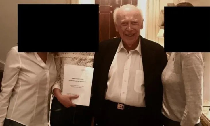 Dokumentet e Epstein nxjerrin në dritë foto të fituesit të Nobelit, James Watson me tre gra