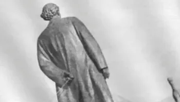 Dokumenti i publikuar në Exclusive/ Kupola komuniste e dinte që busti i Enverit do rrëzohej, Hekuran Isai njoftoi Ramiz Alinë dhe Adil Çarçanin