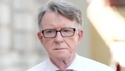 Doli në dokumentet e publikuara nga dosja Epstein. Mandelson jep dorëheqjen nga Partia Laburiste