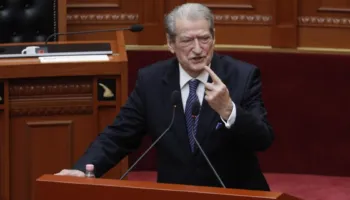 “Doni të krijoni mburojë për ata që i pezullon Kushtetuta”, Berisha: Krim ndaj shtetit ligjor dhe qytetarëve