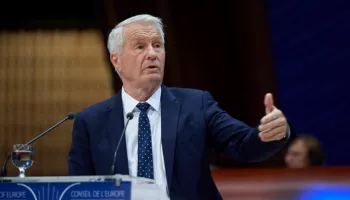 Dosja ‘Epstein’/ ‘Tirana ka vajza të jashtëzakonshme’, nisin hetimet për ish-kryeministrin norvegjez