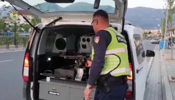 Drejtonte automjetin i dehur, arrestohet kryeinspektori i shërbimit zjarrfikës në Elbasan