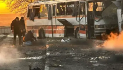 Dronët rusë godasin autobusin në Ukrainë, humbin jetën 12 persona