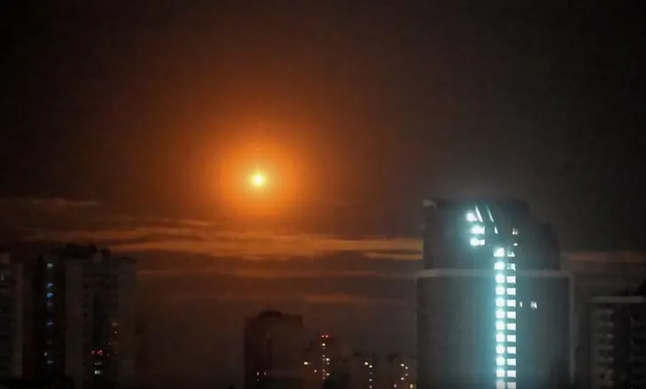 Dronët rusë godasin infrastrukturën e energjisë së Ukrainës, ndërprerje energjie në disa rajone