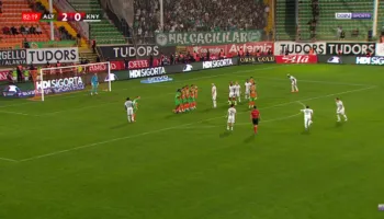 Duel emocionues me 3 gola, shqiptarët bëjnë “ligjin” në Turqi (VIDEO)