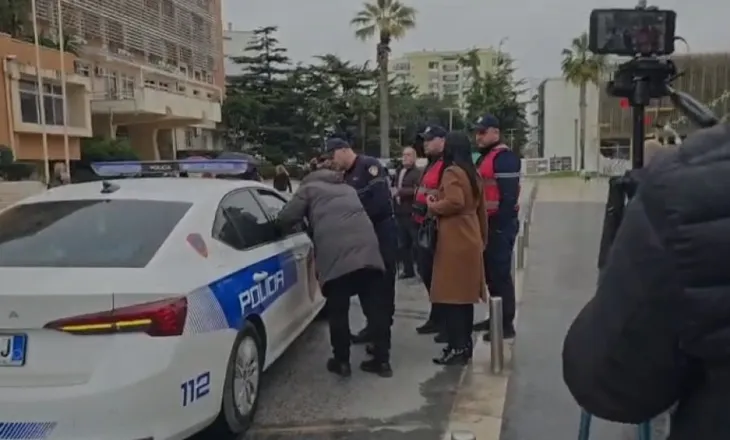 Durrës/ Protestuan për mbrojten e banesave kundër prishjes, 3 banorë merren në polici