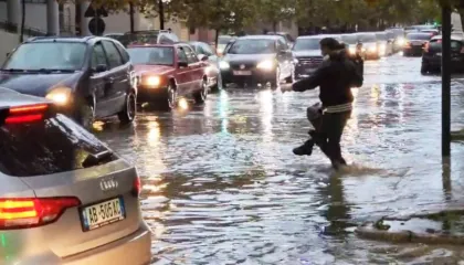 Durrësi nuk gjen qetësi, përmbytet sërish pas reshjeve të dendura të shiut