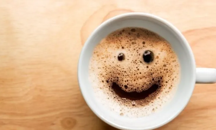 Dy ose tre filxhanë kafeje ose çaji ulin rrezikun nga demenca