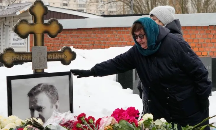 Dy vite nga vdekja e Navalnyt, reagon sërish Kremlini, hedh poshtë akuzat për helmim