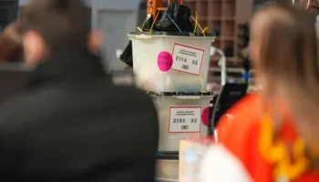 Dyshimet për manipulime me votat në zgjedhjet e 28 dhjetorit, ndalohen 34 persona në Kosovë