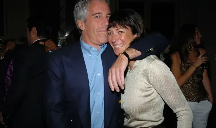 Dyshohet se bashkëpunoi abuzimin e të miturave! Ghislaine Maxwell do të heshtë para Kongresit për dosjen Epstein, ja arsyeja