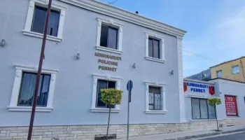 Dyshohet se falsifikoi regjistrat e gjendjes civile në Memaliaj, nën hetim vajza nga Përmeti