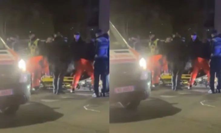 E goditën me leva metalike, i riu sulmohet barbarisht nga 3 persona