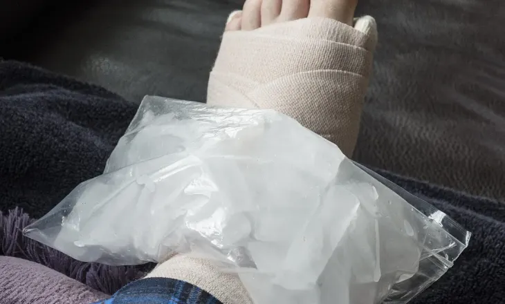 E keni ditur gabim! Pse nuk duhet vendosur asnjëherë akull aty ku jeni lënduar