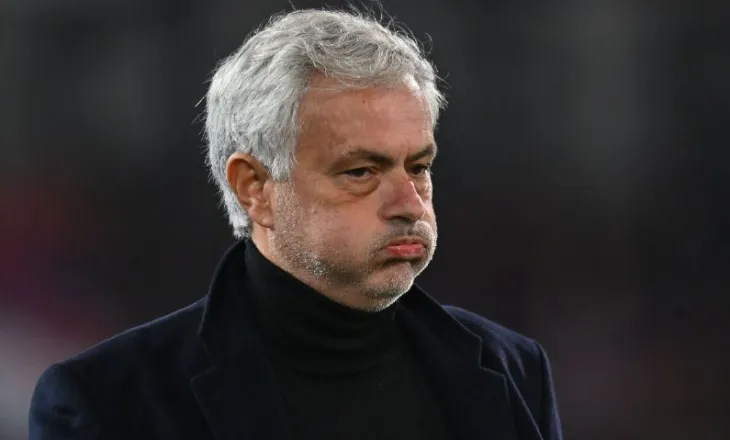 E papritur në Portugali/ Trajneri përfundon në spital para ndeshjes