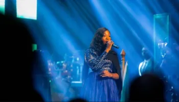 E pickoi gjarpri në gjumë, vdes në moshën 26-vjeçare këngëtarja