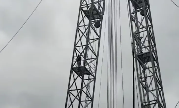 E pushuan nga puna, punëtorja e pastrimit kër*ënon me vetëflijim: Shkuam te Bashkia…