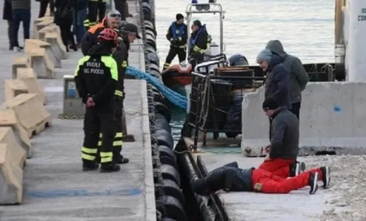 E rëndë/ Dhunoi barbarisht nënën e tij, i riu shqiptar i jep fund jetës duke u mbytur në det (Detaje)