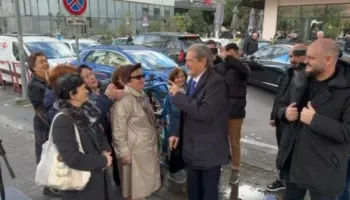 “E thirrën o Gys!”/Berisha në SPAK për masën detyrim paraqitje, biseda me mbështetësit: E patë si ia bënë fytyrën Ramës