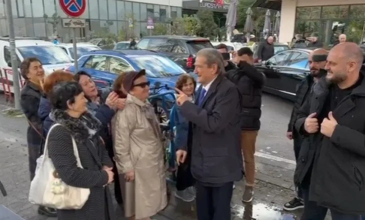 “E thirrën o Gys!”/Berisha në SPAK për masën detyrim paraqitje, biseda me mbështetësit: E patë si ia bënë fytyrën Ramës