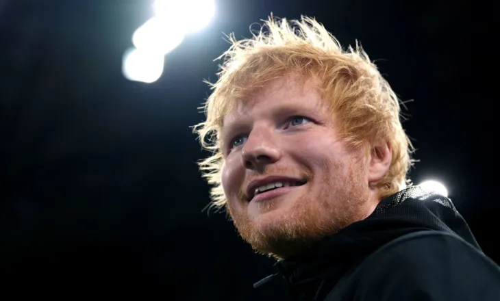 Ed Sheeran feston ditëlindjen, sa vjeç bëhet ylli i muzikës?