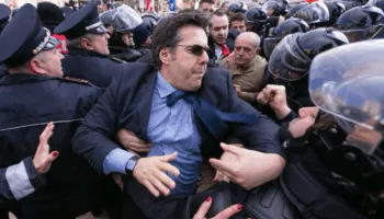 Edi Paloka, pjesë protestës së famshme me 10 shkurt