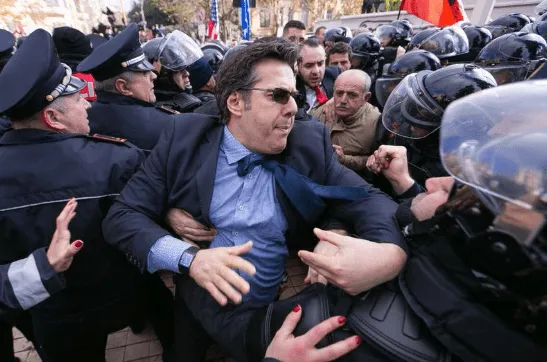 Edi Paloka, pjesë protestës së famshme me 10 shkurt