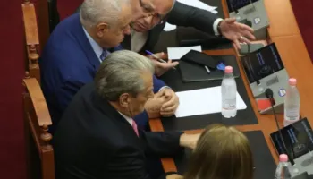 Edmond Spaho tregon situatën e rëndë brenda PD: Po të flasësh, të ndërpritet karriera politike! Partia më e dobët se kurrë